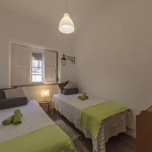 sintra-wine-apartment.hotels-lisbon-portugal.com/
